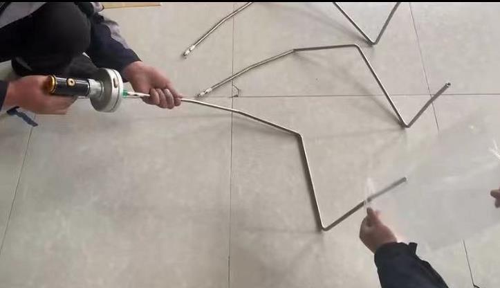 利用AM-2管道清潔槍清潔不銹鋼彎管實例